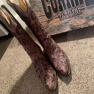Corral distressed taupe/purple inlay snip toe boots